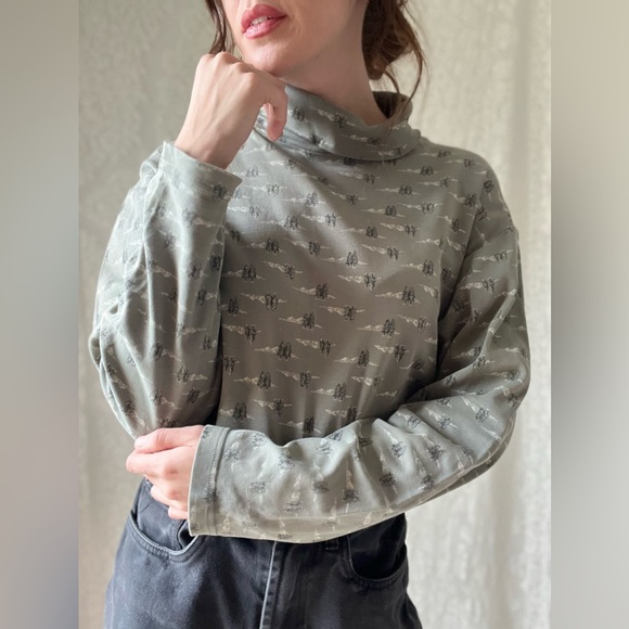 Green 90s Style Turtle Neck Mountains & Trees Long Sleeve Top - Picture 4 of 16